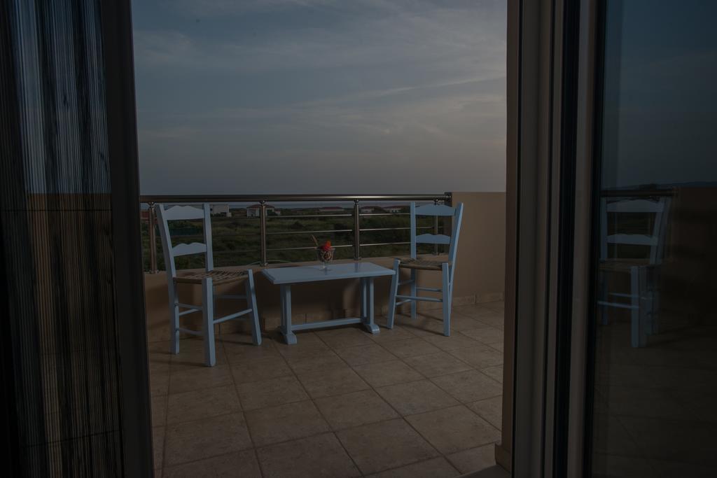Elpidis Villa Kokkinos Pirgos Pokoj fotografie
